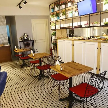 מלון Neva Flats Taksim 3*